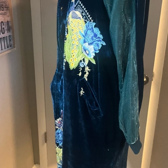 Velvet varsity bomber jacket embroidered peacocks by Paparazzi Biz NWT - Picture 6 of 16